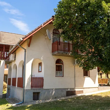 Mazsola Vendeghaz Holiday home