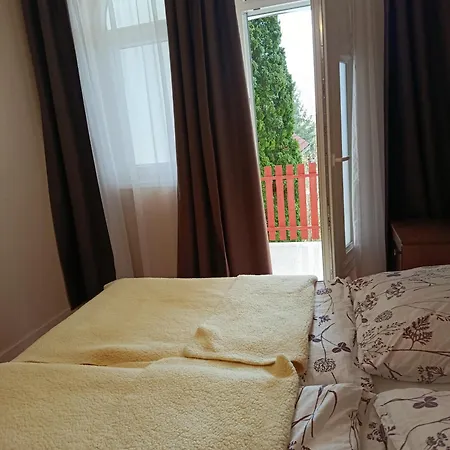Mazsola Vendeghaz * Tamási